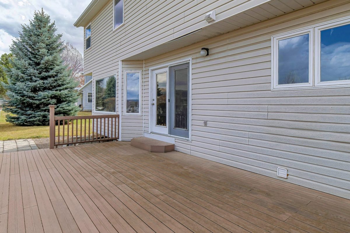 exterior-house-by-modern-building (1)-min